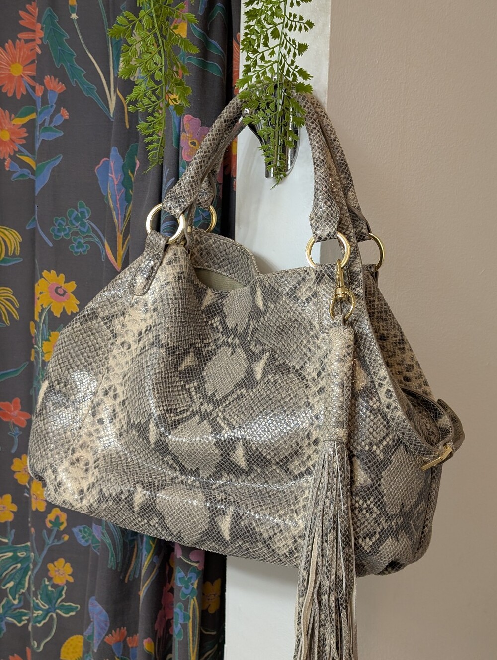 Gili Large Leather Snake-Skin Embossed Tote Handbag.